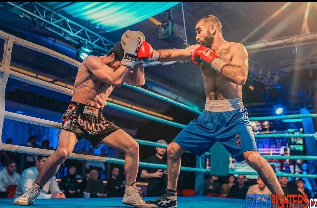 Yuri Sakunts — Boxing match under arena lights