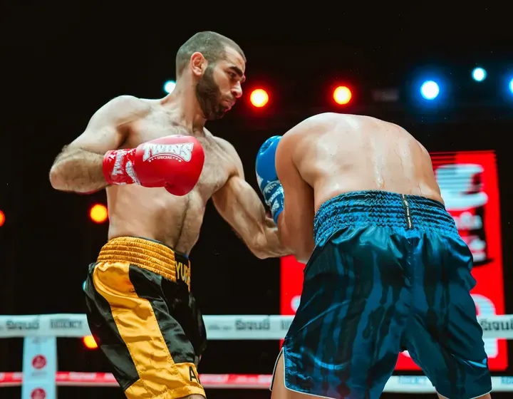 Yuri Sakunts — boxing action — body shot